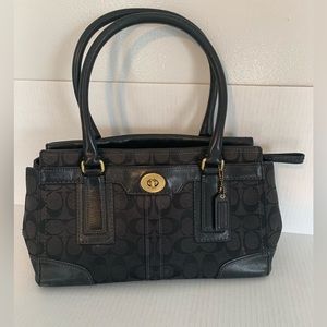 Coach women’s black signature Hampton shoulder bag